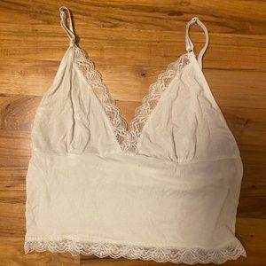 White cropped tank top with lace borders